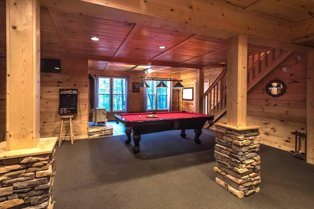 Private Creekside Cabin+Hot Tub,Pool Table, & Pets Ellijay Eksteriør billede