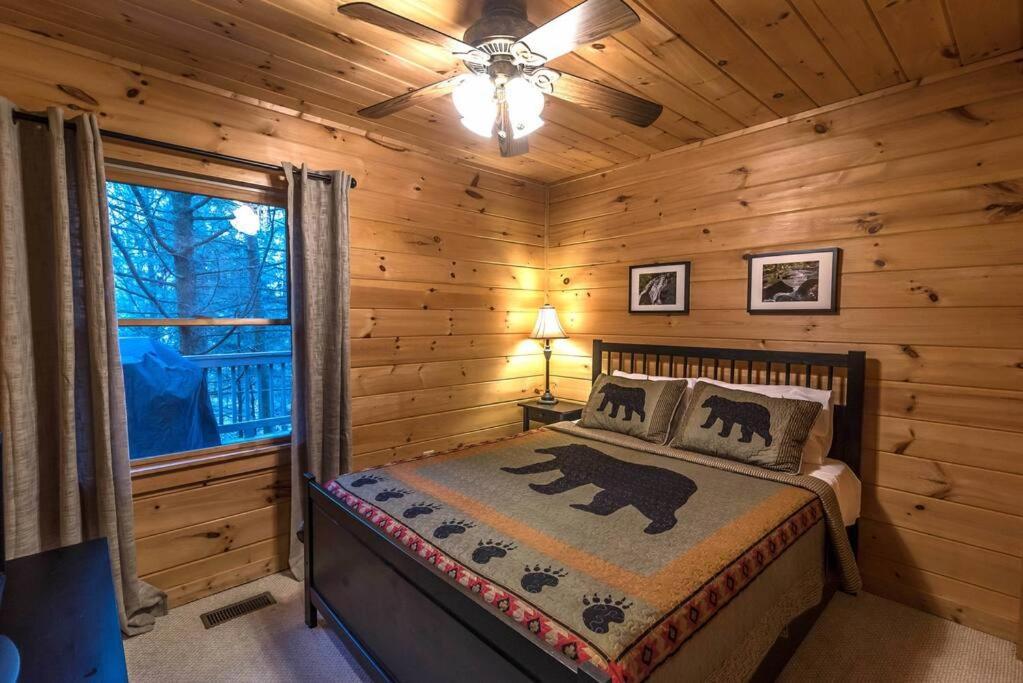 Private Creekside Cabin+Hot Tub,Pool Table, & Pets Ellijay Eksteriør billede