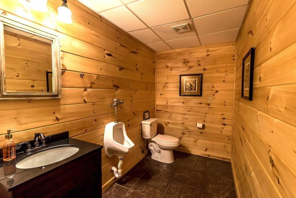 Private Creekside Cabin+Hot Tub,Pool Table, & Pets Ellijay Eksteriør billede