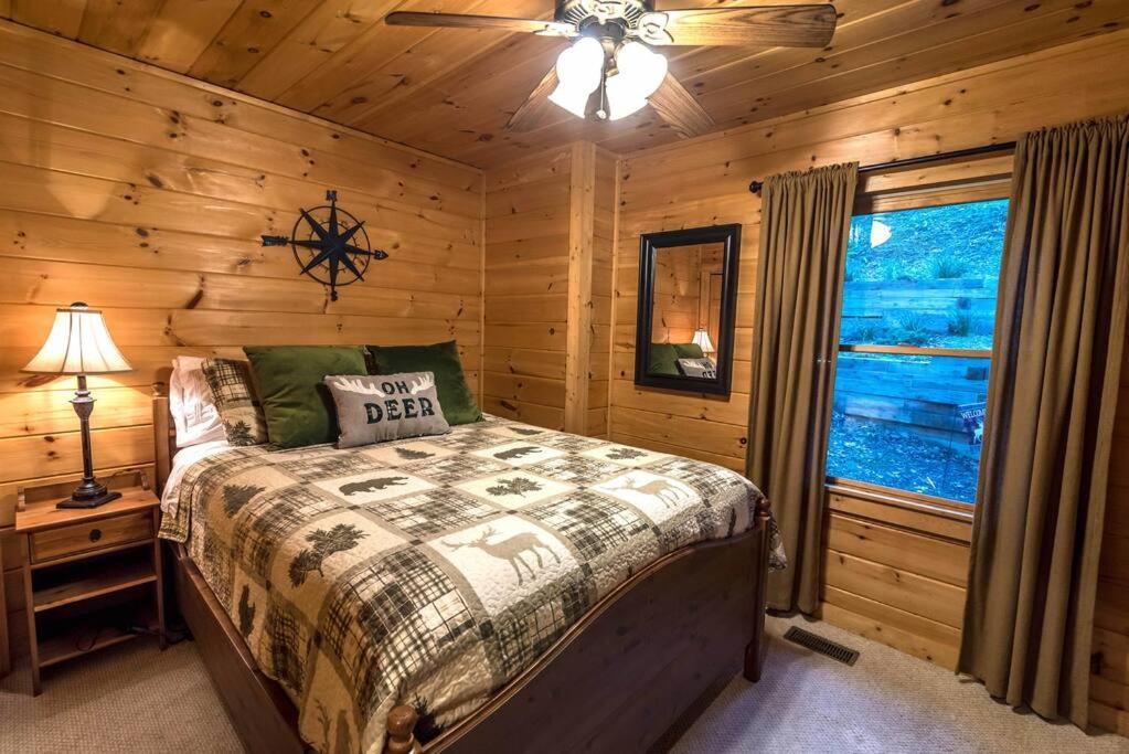 Private Creekside Cabin+Hot Tub,Pool Table, & Pets Ellijay Eksteriør billede