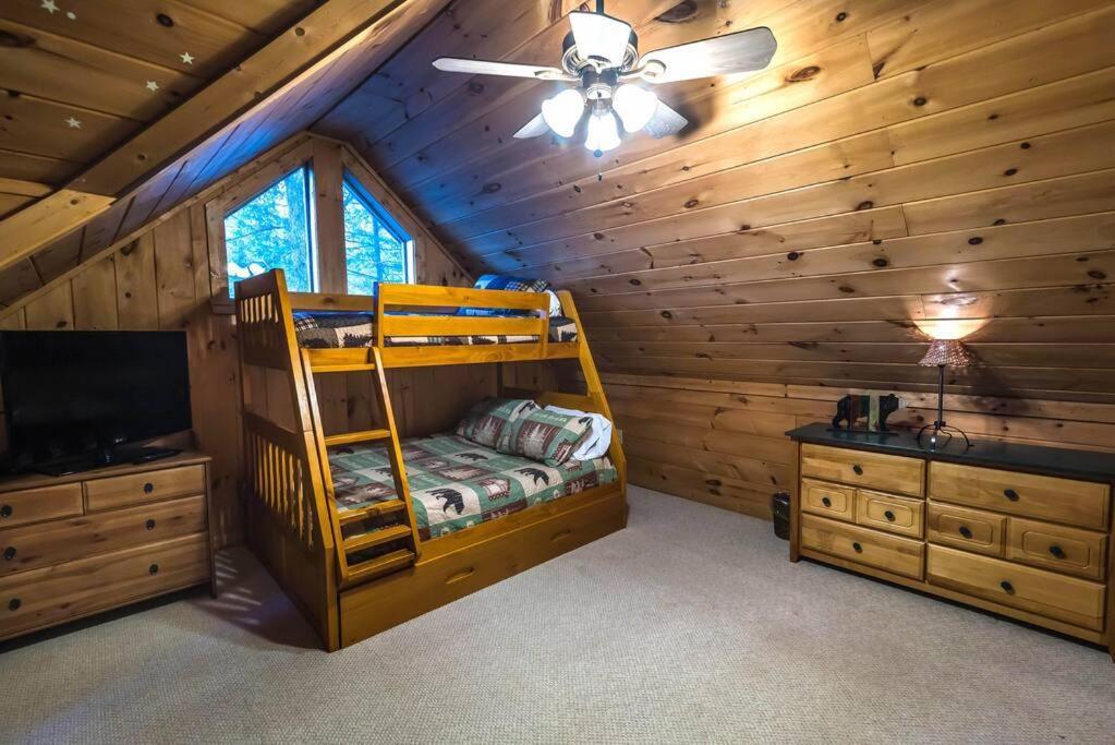 Private Creekside Cabin+Hot Tub,Pool Table, & Pets Ellijay Eksteriør billede