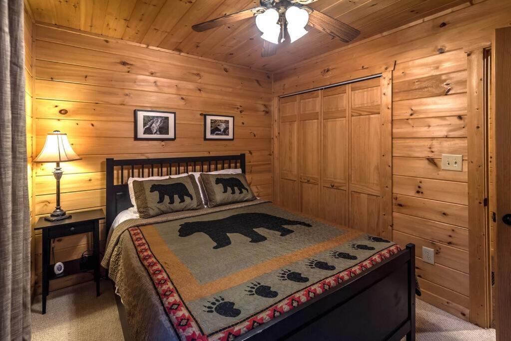 Private Creekside Cabin+Hot Tub,Pool Table, & Pets Ellijay Eksteriør billede