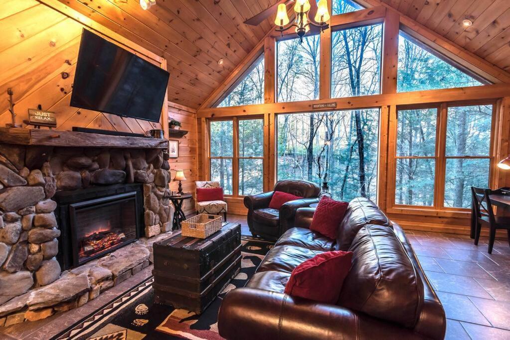 Private Creekside Cabin+Hot Tub,Pool Table, & Pets Ellijay Eksteriør billede