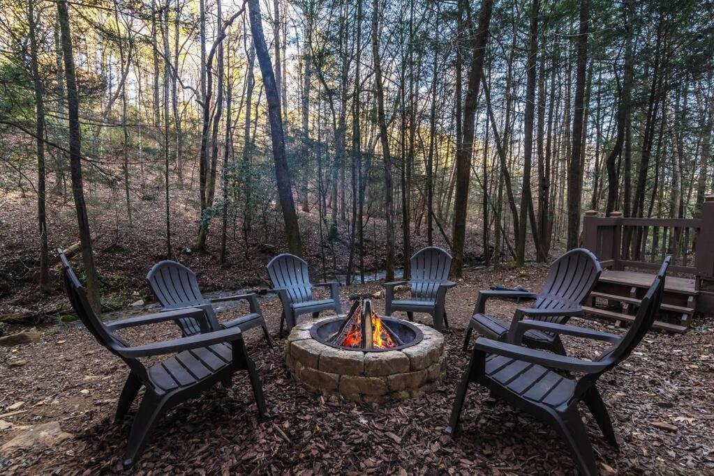 Private Creekside Cabin+Hot Tub,Pool Table, & Pets Ellijay Eksteriør billede